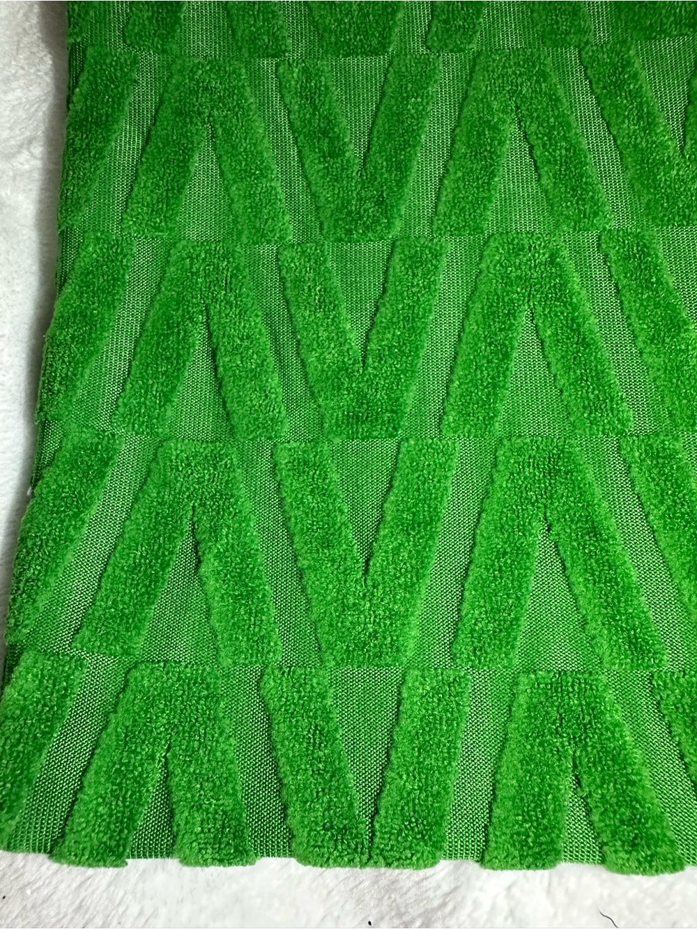 Vibrant Emerald / Grass Green Textured Velvet Zip Cosmetic Bag - Picture 2 of 4